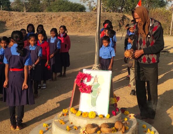 ढोलमौहा और सोनपुरी में राष्ट्रीय पर्व गणतंत्र दिवस हर्षोल्लास मनाया गया स्कूली बच्चों ने दिए मनमोहक प्रस्तुतियां।